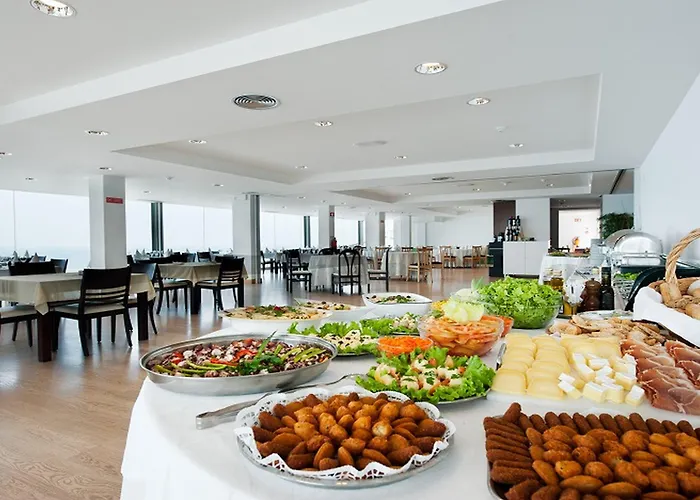 ホテル Mar E Sol & サン・ペドロ・デ・モエル